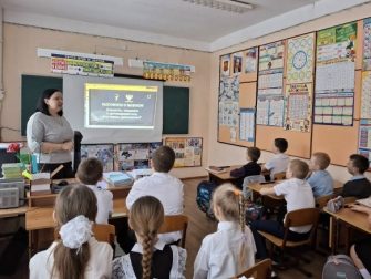 В Новопавловской школе «Разговоры о важном» посвятили дипломатам