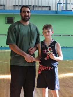 Назар Шевцов из Кашарского района признан лучшим игроком баскетбольного турнира в Ростове-на-Дону