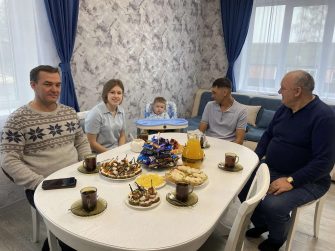 Холдинг «Светлый» обеспечил жильём водителей Ивана Лупахина и Виталия Завгороднего