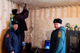 14 пожарных извещателей установили в домах многодетных семей Поповского поселения