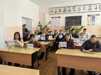 В Макеевской школе инспекторы Госавтоинспекции провели урок дорожной безопасности