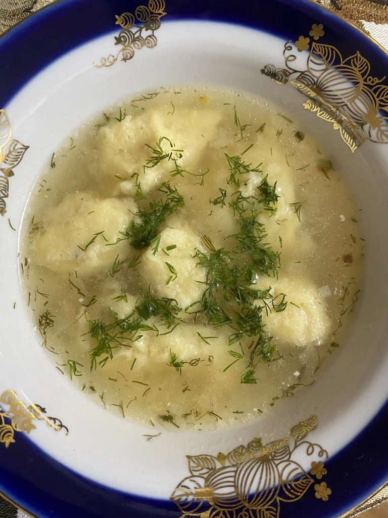 Домашний суп с галушками: вкус детства в вашей тарелке