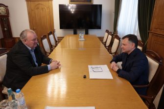 Кашарский «Светлый» в лидерах АПК: губернатор обсудил с А.Е. Гончаровым развитие производства и подготовку кадров