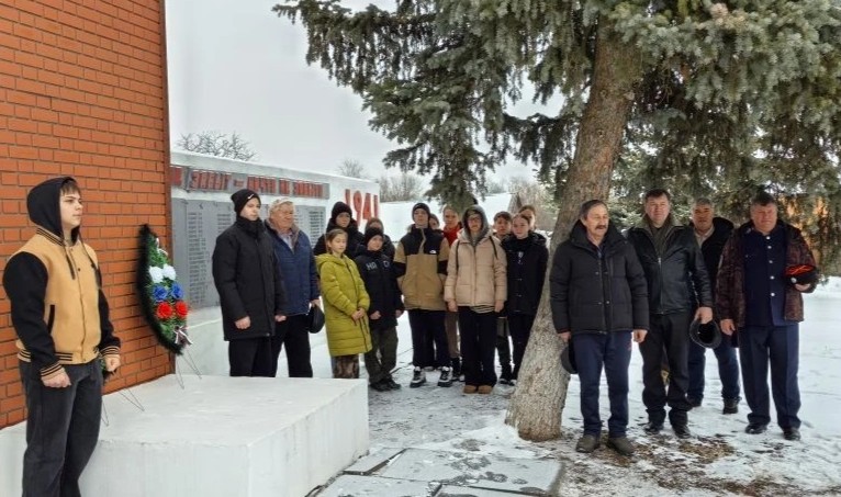 В Ново-Павловке прошёл митинг «Славное предков наследие — Армия нашей страны»