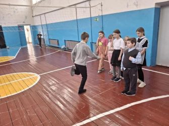 В Кашарском поселении дети открыли для себя игры, в которые играли их родители