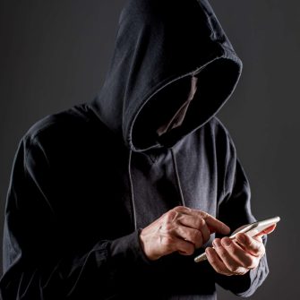 Внимание: мошенники под видом жилкомсервиса звонят жителям Кашарского района