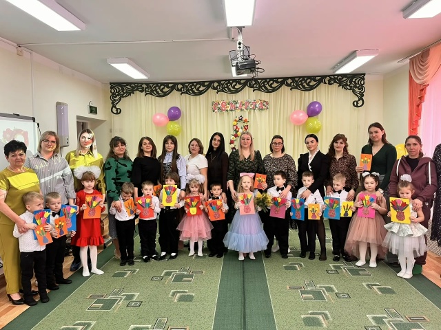 В Кашарском детском саду «Сказка» прошёл весенний утренник