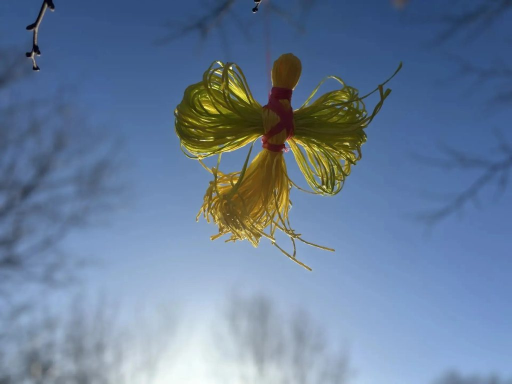 Яркая инсталляция стала новым символом социально-реабилитационного центра для несовершеннолетних