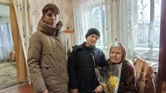 В Киевском поселении поздравили детей войны с 8 Марта