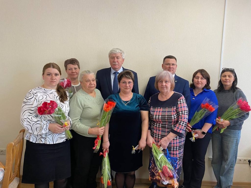 В.Н. Василенко и С.А. Смирнов встретились с семьями участников СВО накануне 8 Марта