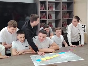 Библиотекарь из Кашар провела для молодежи программу личностного роста «Твоя траектория»