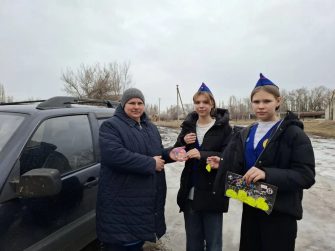 Автоледи из Россоши получили поздравления от ЮИДовцев в преддверии 8 Марта