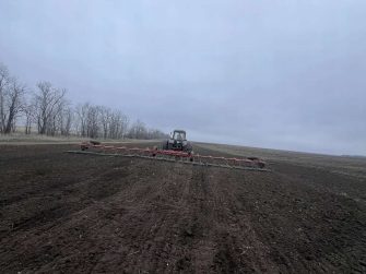 Весенние полевые работы в Кашарском районе в самом разгаре