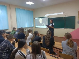 В Верхнекалиновском ДК вспомнили легендарного лётчика Александра Покрышкина