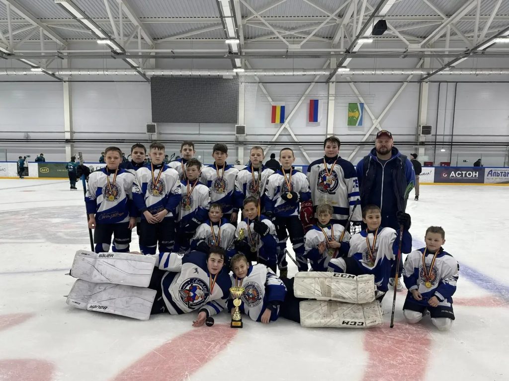 В Каменке прошёл детский хоккейный турнир на кубок группы компаний «Светлый»