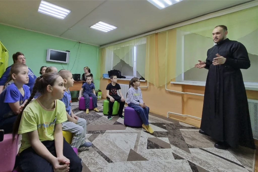 Воспитанники социального центра Кашарского района встретились с представителями храма