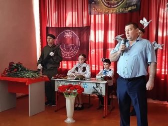 В Фомино-Свечниковской школе открыли «Парту Героя» в честь земляка, погибшего в ходе СВО