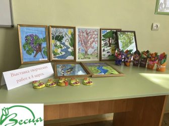 Детский «Весенний вернисаж» украсил социальный центр перед праздником