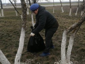 В Киевском сельском поселении продолжают наводить порядок в рамках месячника чистоты