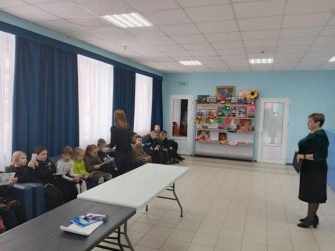 В Каменском ДК детям напомнили, чем опасна весна