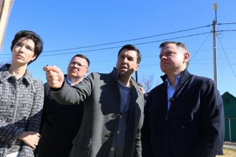 Губернатор Слюсарь оценил ход реконструкции водовода в Кашарском районе