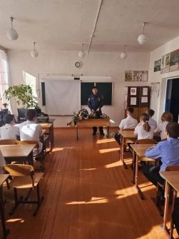 В Талловеровской школе прошёл урок безопасности, приуроченный ко Дню гражданской обороны