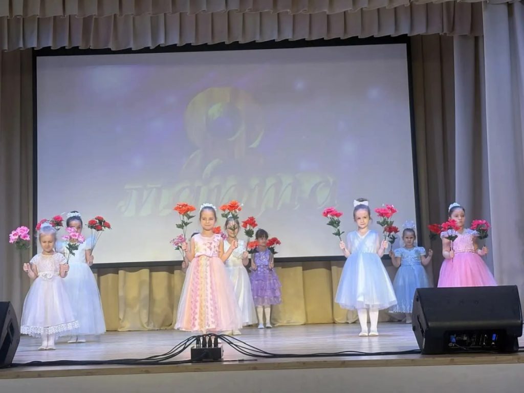 Кашарский РДК организовал концерт с театральной композицией «Я – женщина»