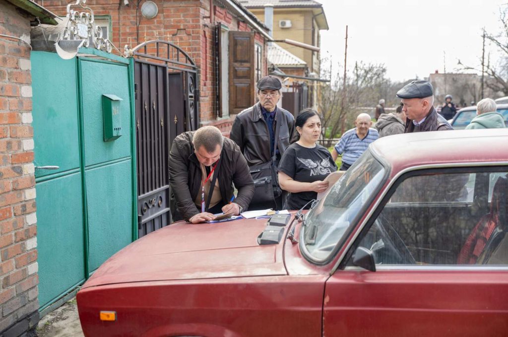 В Таганроге начали обследовать жилые дома, пострадавшие от воздушной атаки
