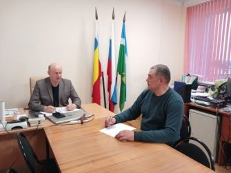 Подготовка избирательных участков стала темой встречи главы ТИК и врио главы Кашарского поселения