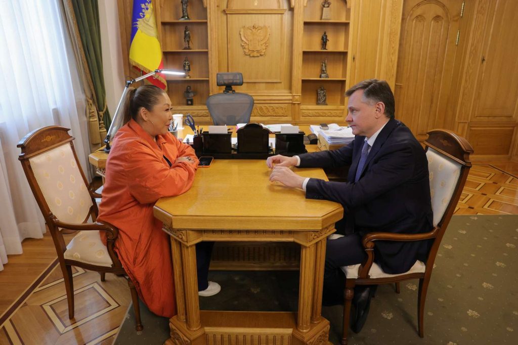 Юрий Слюсарь и Анита Цой обсудили поддержку молодых талантов на Дону