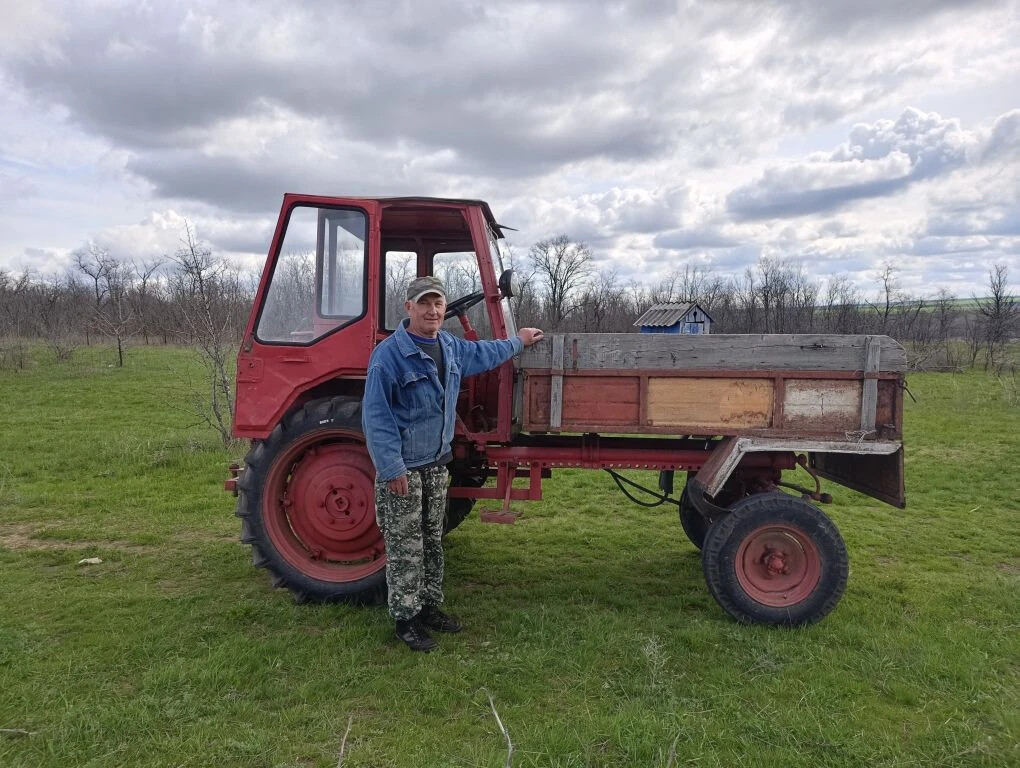 Местные предприниматели предоставили технику для уборки кладбища в Верхнегреково