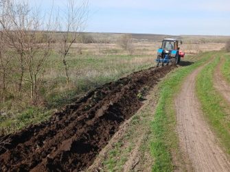 В Фомино-Свечниковском поселении началась противопожарная опашка населённых пунктов