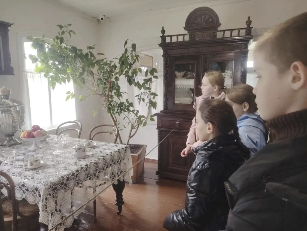 Воспитанники СРЦ Кашарского района отправились по шолоховским местам