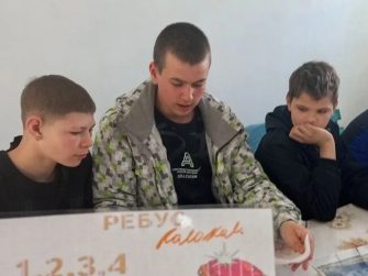 Первомайские школьники встретили Благовещение в храме и прошли пасхальный квест