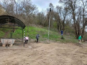 Местная власть призывает жителей беречь благоустроенную криницу от загрязнения