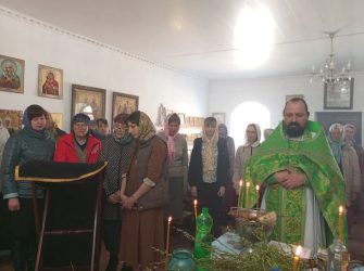 В храме Архангела Михаила первомайцы встретили Вербное воскресенье