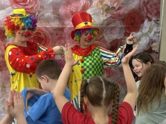 Кашарские культработники устроили детям настоящий цирк