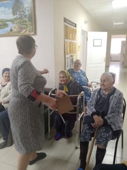 Программа «Смех — великий лекарь» собрала участников в Первомайском СРО