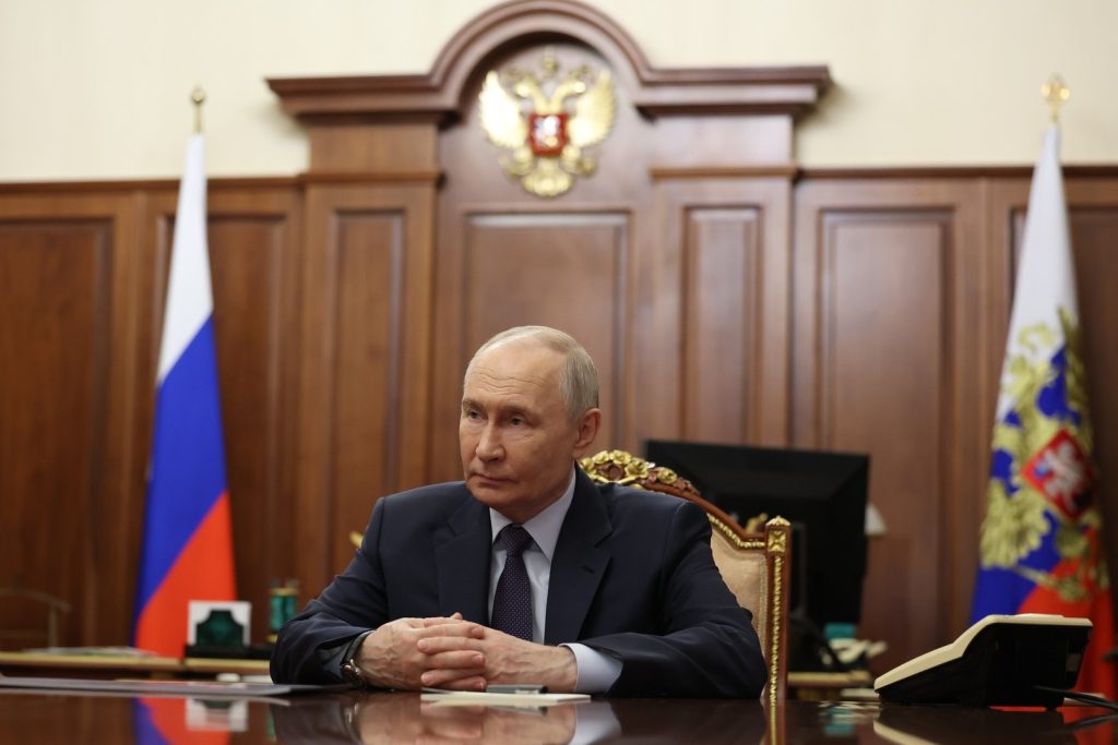 Президент России объявил пасхальное перемирие